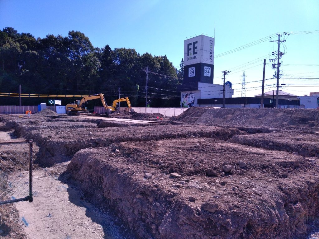岐阜県関市 店舗新築工事の土工事・堀方の様子