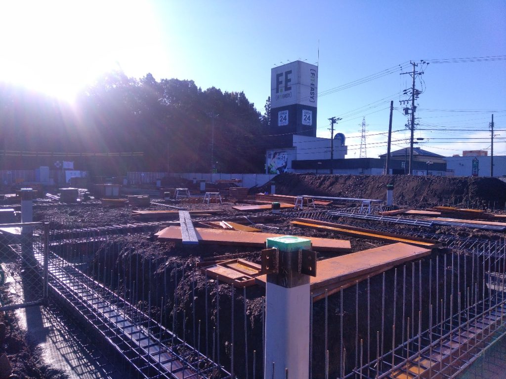 岐阜県関市 店舗新築工事の鉄筋工事・基礎梁配筋の様子
