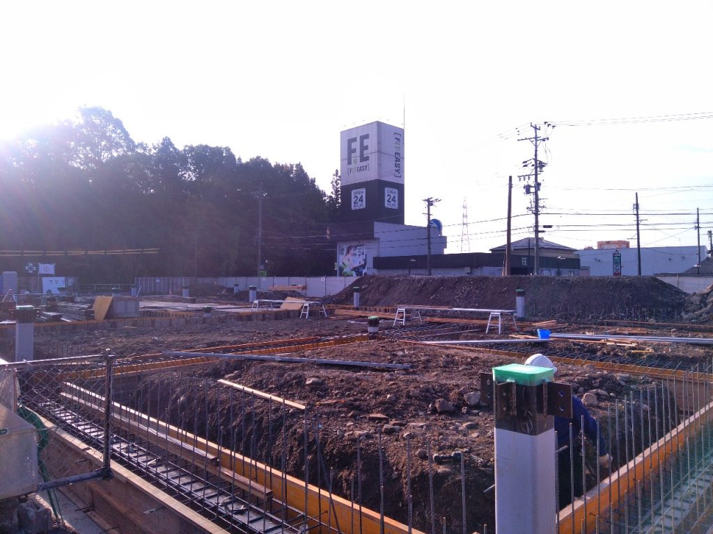 岐阜県関市 店舗新築工事の型枠工事・基礎梁型枠の様子