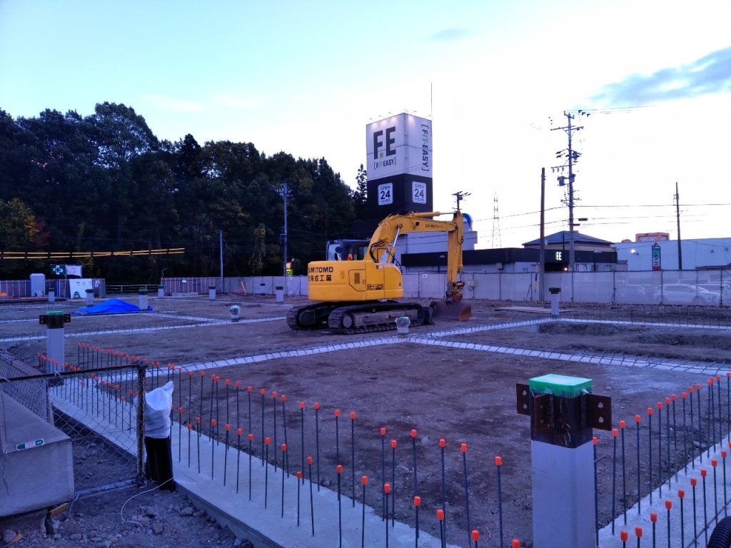岐阜県関市 店舗新築工事の土工事・埋戻し地盤改良工事の様子